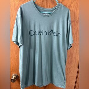 Calvin Klein Men's grey/blue shirt